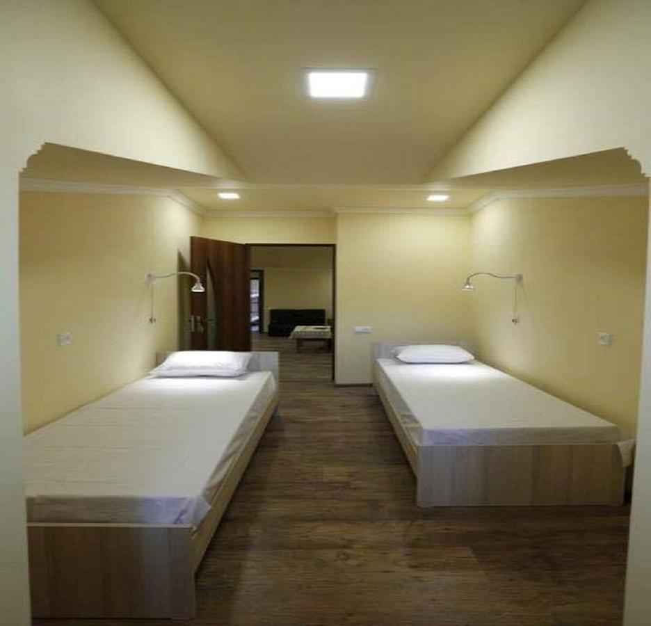 Your Hostel Jerevan Exteriör bild
