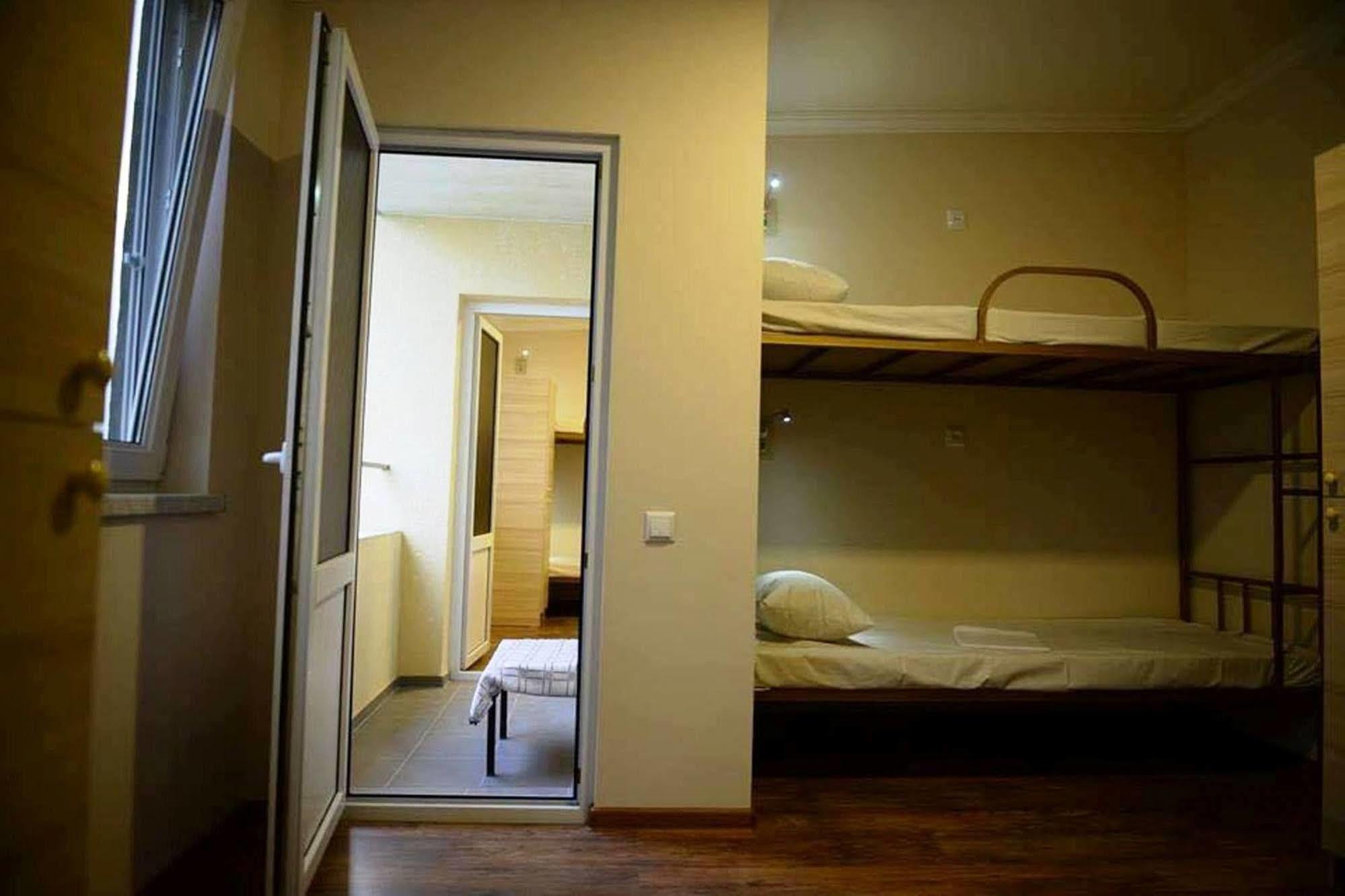 Your Hostel Jerevan Exteriör bild