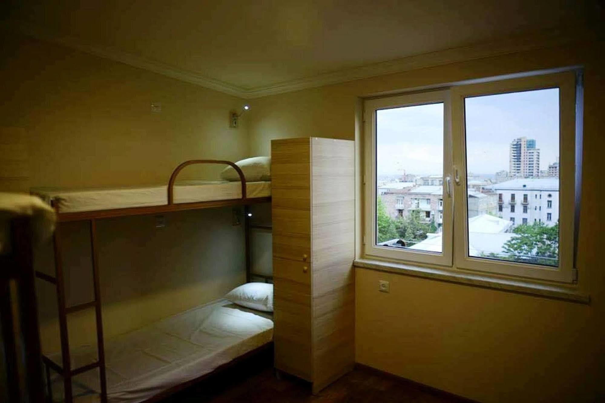 Your Hostel Jerevan Exteriör bild